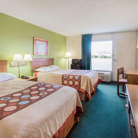 Super 8 By Wyndham Tifton Hotell Eksteriør bilde