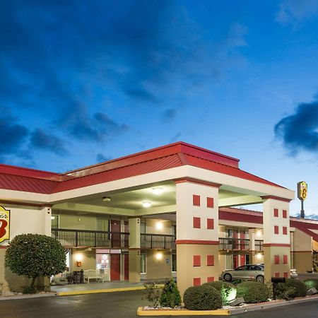 Super 8 By Wyndham Tifton Hotell Eksteriør bilde