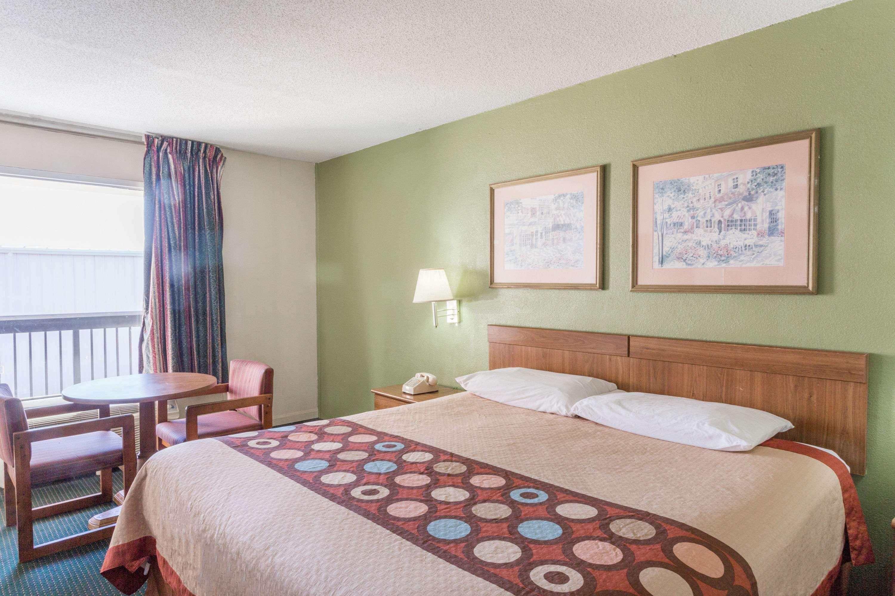 Super 8 By Wyndham Tifton Hotell Eksteriør bilde