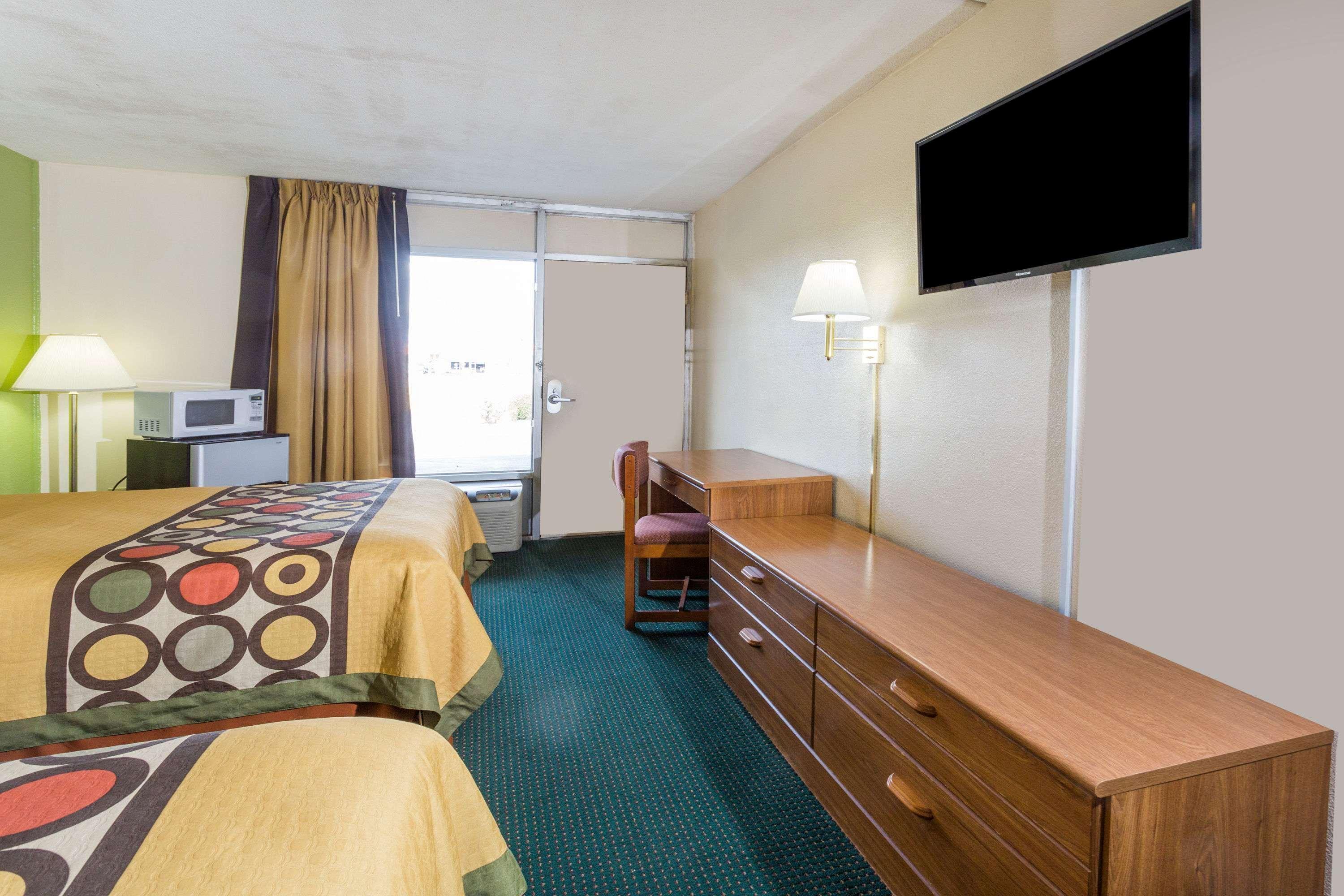 Super 8 By Wyndham Tifton Hotell Eksteriør bilde