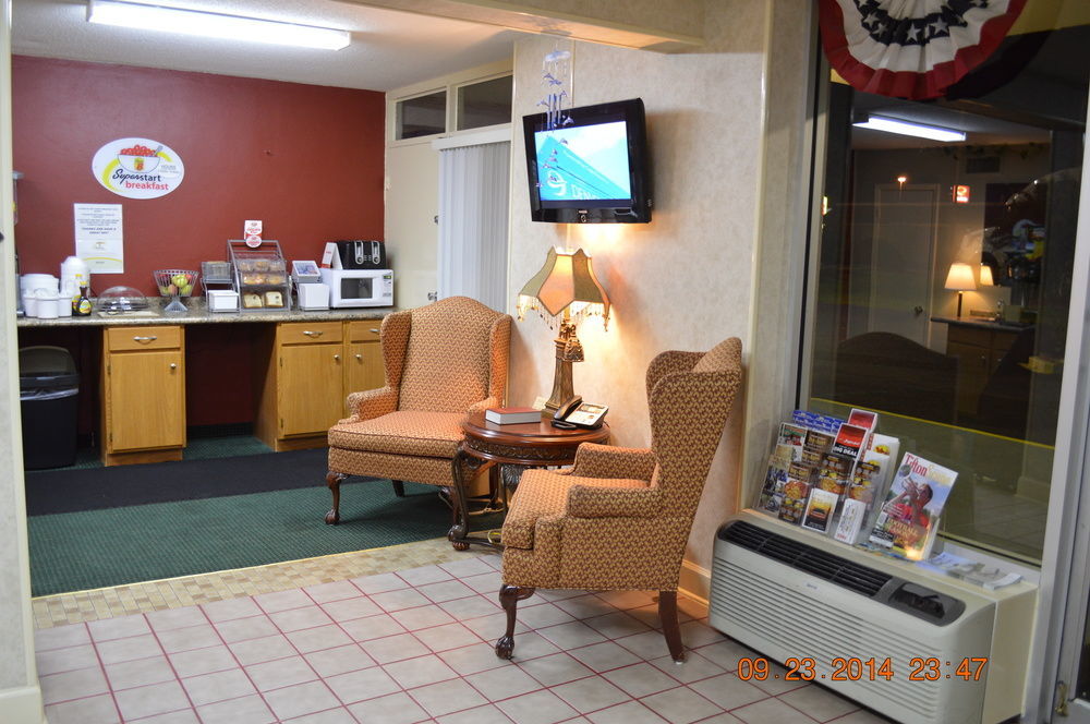 Super 8 By Wyndham Tifton Hotell Eksteriør bilde