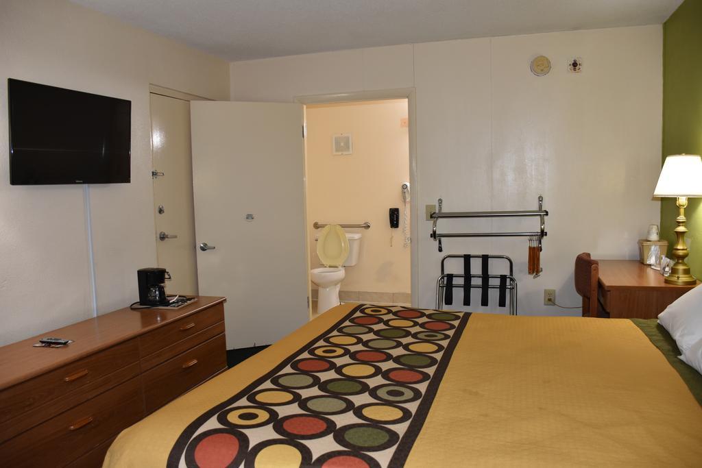 Super 8 By Wyndham Tifton Hotell Eksteriør bilde