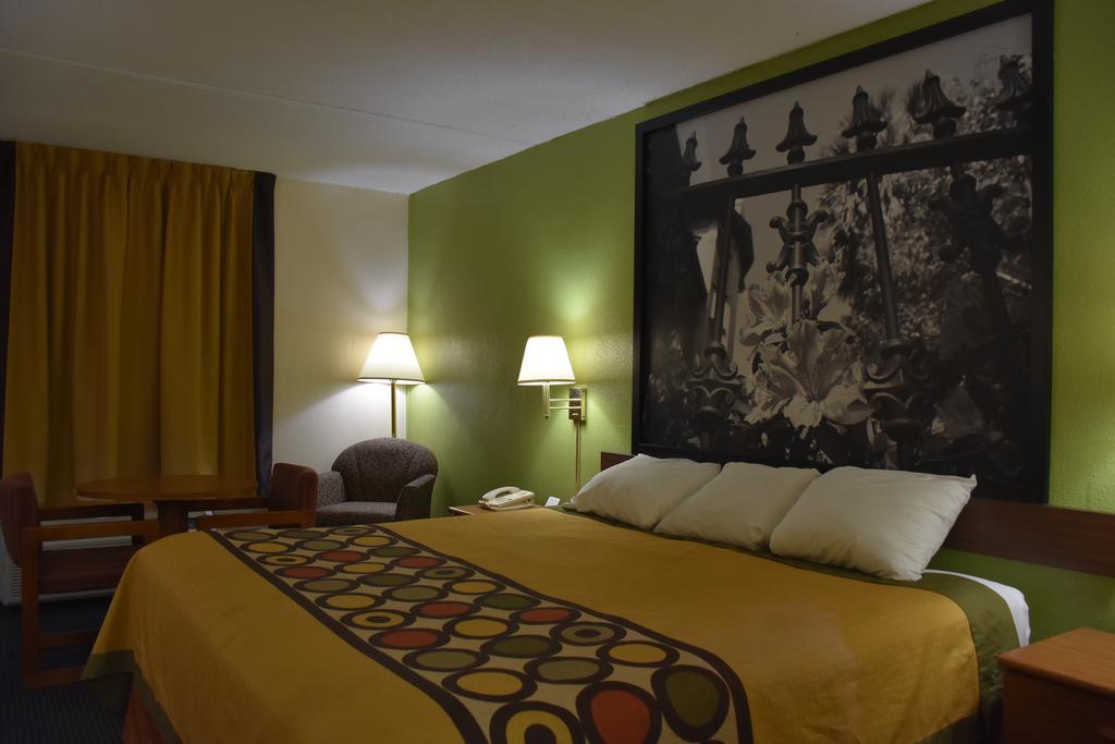 Super 8 By Wyndham Tifton Hotell Eksteriør bilde