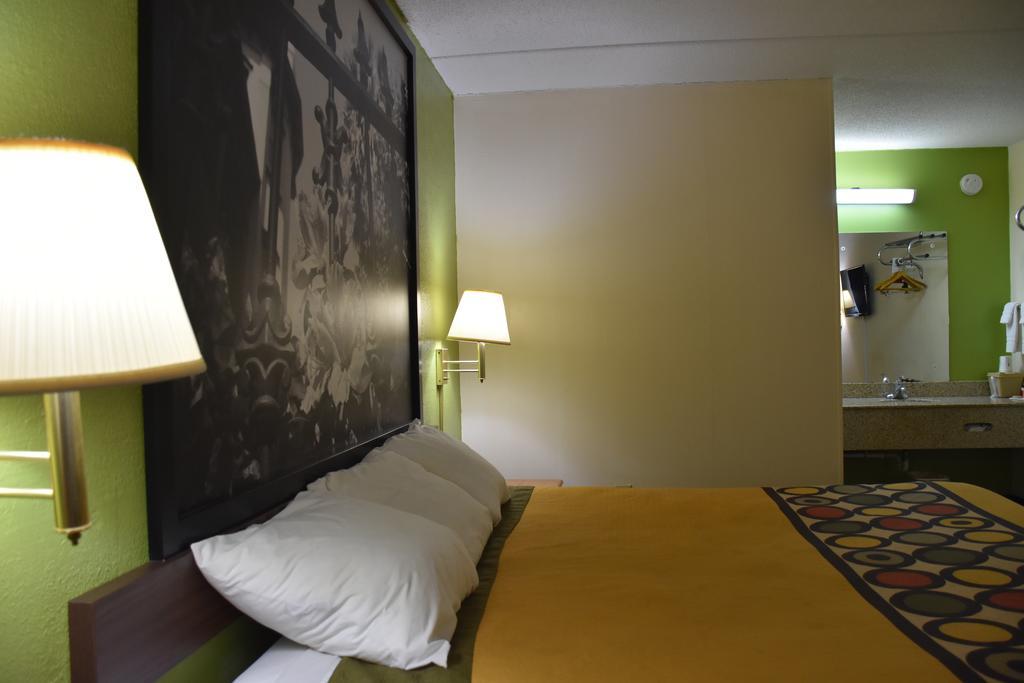 Super 8 By Wyndham Tifton Hotell Eksteriør bilde