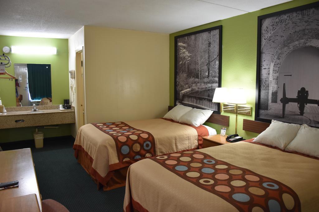 Super 8 By Wyndham Tifton Hotell Eksteriør bilde