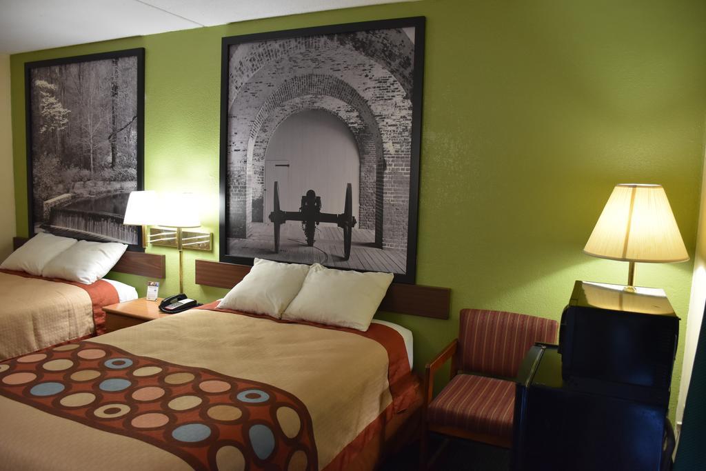 Super 8 By Wyndham Tifton Hotell Eksteriør bilde