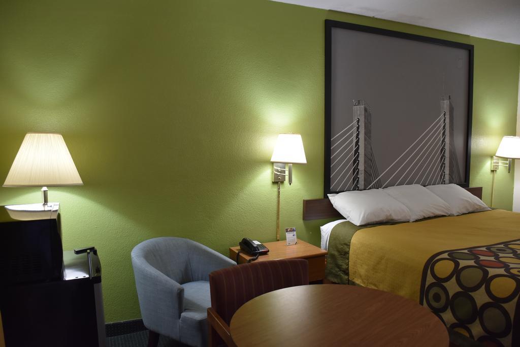 Super 8 By Wyndham Tifton Hotell Eksteriør bilde