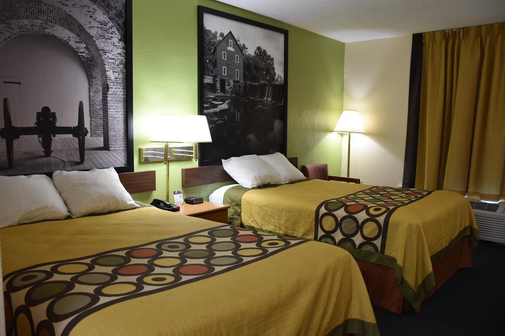 Super 8 By Wyndham Tifton Hotell Eksteriør bilde