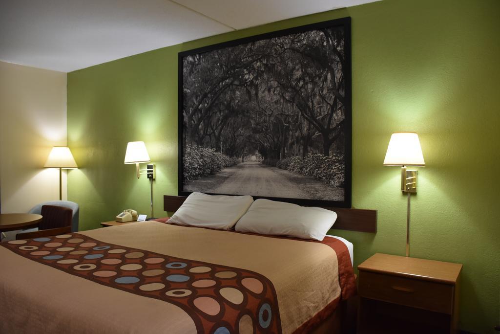 Super 8 By Wyndham Tifton Hotell Eksteriør bilde